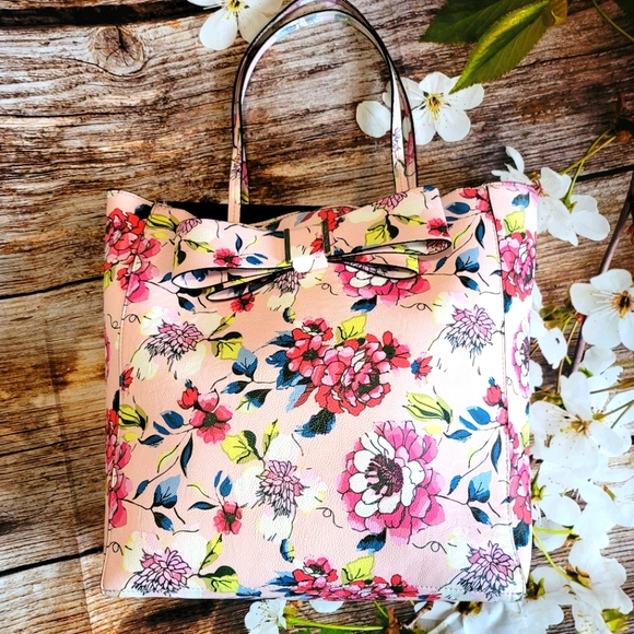 Betsey Johnson Handbags - Betsey Johnson Floral Tote